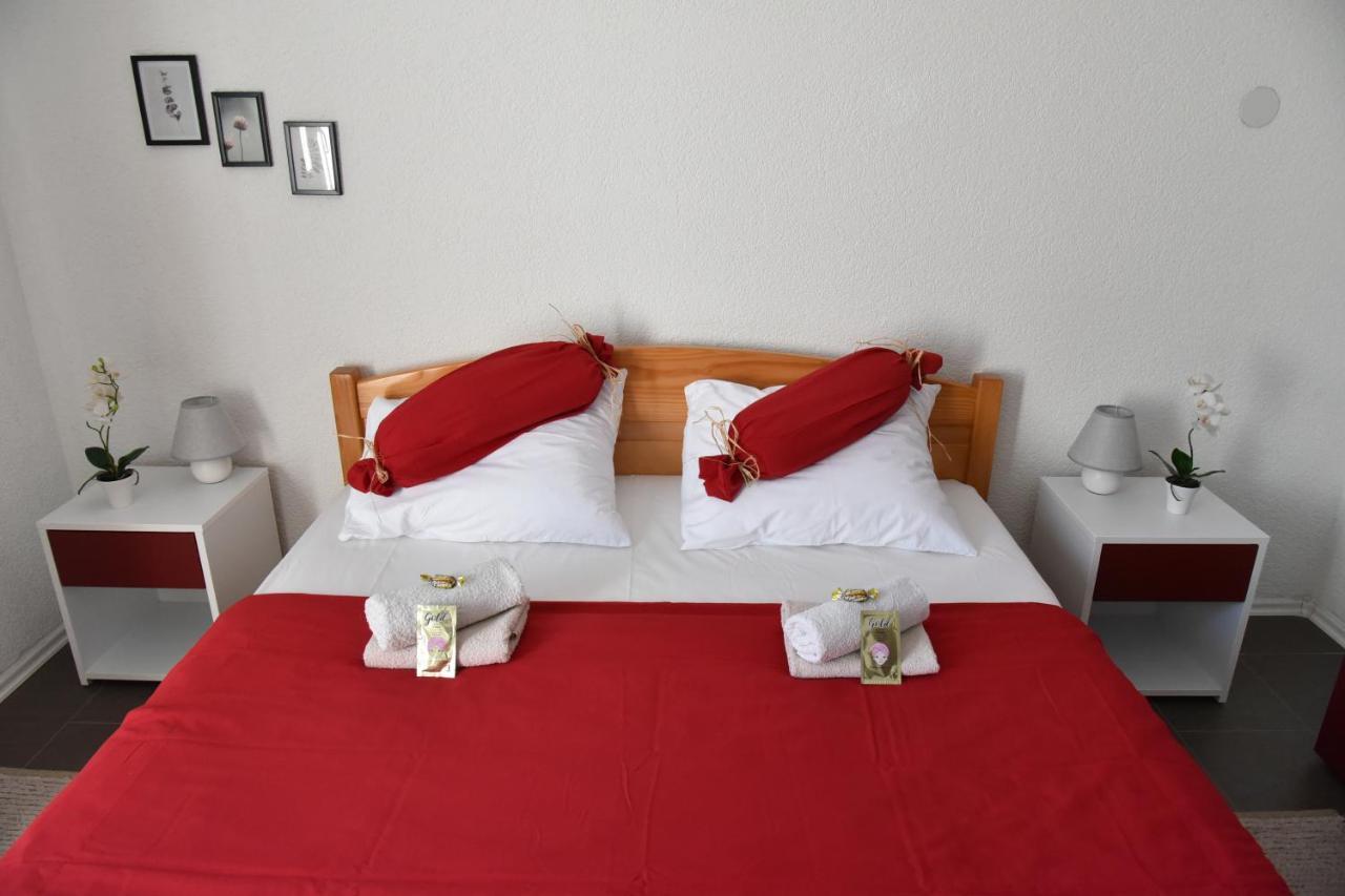 Apartment Bobic Licko Petrovo Selo Экстерьер фото