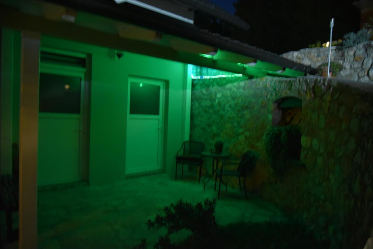 Apartment Bobic Licko Petrovo Selo Экстерьер фото